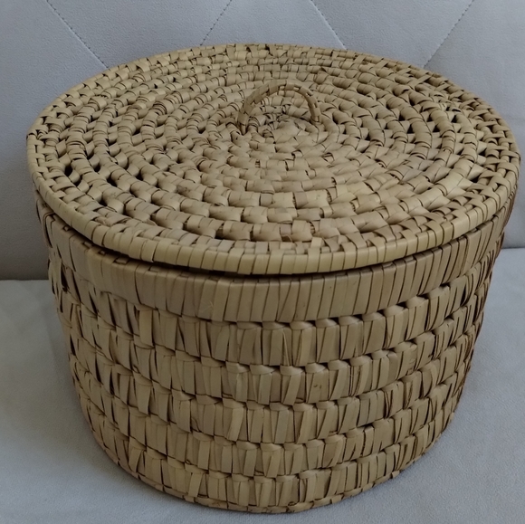 Lidded Basket Storage Round Decorative - Picture 14 of 14